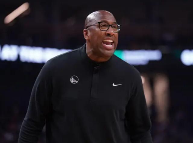 华体会app-布朗期待帮助国王走出黑暗 提升防守是首要任务