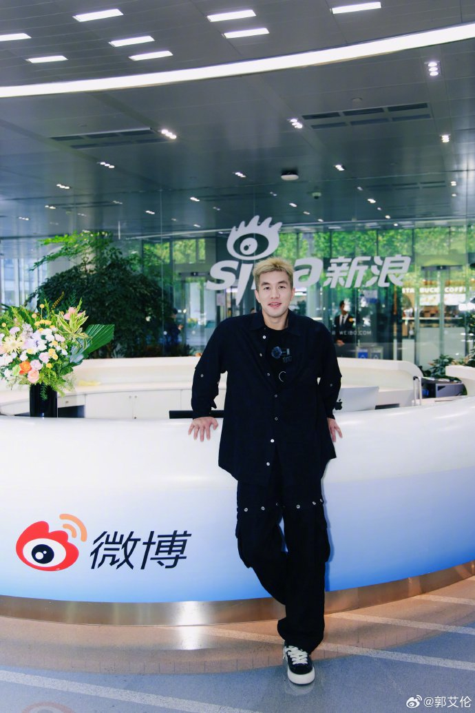 体育娱乐-球迷为郭艾伦手术送祝福，定制明信片传递温暖|微博|伤病|心意|赛场|力量_新浪体育_新浪新闻